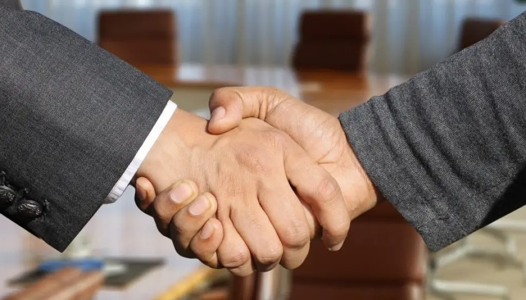 shaking-hands-3091906_1920